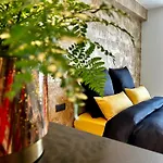 Serenity 1201 Ostende