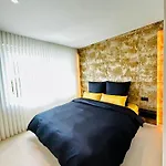 Serenity 1201 * Ostende